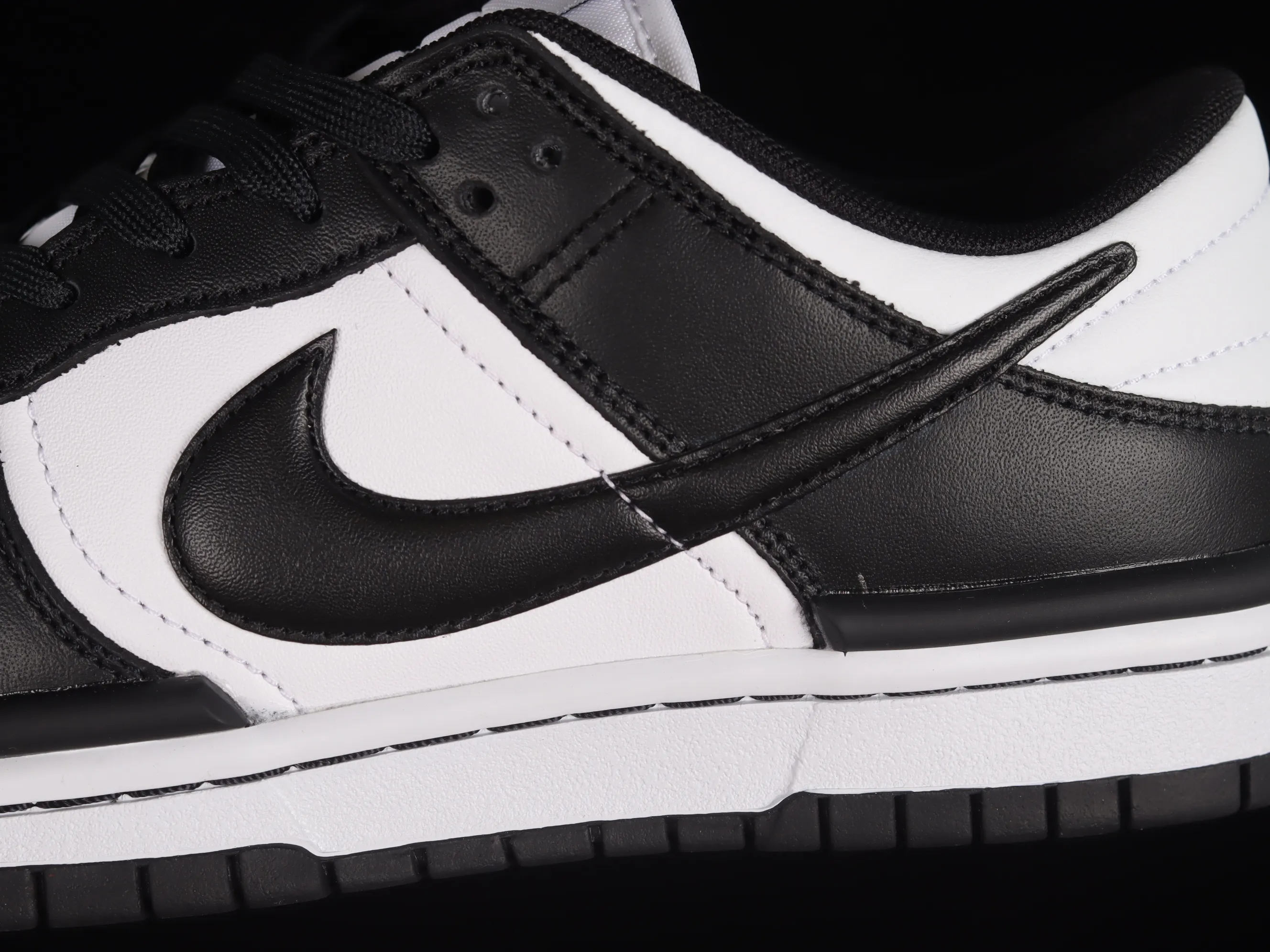 All categories Nk SB Dunk Series Nk SB Dunk Low low-top sneakers C version Nk Dunk Low "Twist Panda" Mutated Panda SB low-top sports and leisure sneakers DZ2794-001